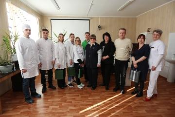 ПОД ЧУТКИМ РУКОВОДСТВОМ